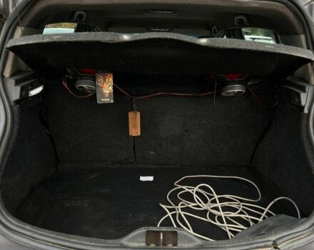 Рено Меган 2003 в Кривом Роге на Automoto.ua Серый Рено Меган, объемом двигателя 1.6 л и пробегом 240 тыс. км за 3300 $, фото 20 на Automoto.ua