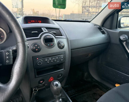 Сірий Рено Меган, об'ємом двигуна 1.9 л та пробігом 275 тис. км за 2790 $, фото 12 на Automoto.ua