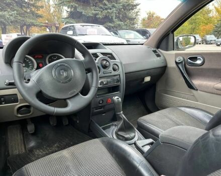 Рено Меган 2003 в Кривом Роге на Automoto.ua Серый Рено Меган, объемом двигателя 1.6 л и пробегом 240 тыс. км за 3300 $, фото 16 на Automoto.ua