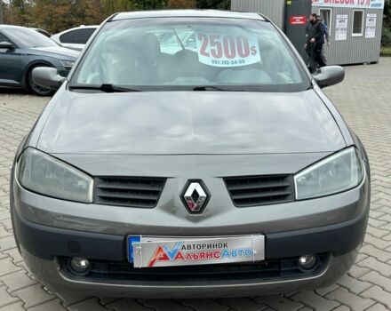 Рено Меган 2003 в Кривом Роге на Automoto.ua Серый Рено Меган, объемом двигателя 1.6 л и пробегом 240 тыс. км за 3300 $, фото 1 на Automoto.ua