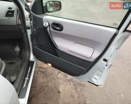 Серый Рено Меган, объемом двигателя 1.39 л и пробегом 123 тыс. км за 3550 $, фото 5 на Automoto.ua