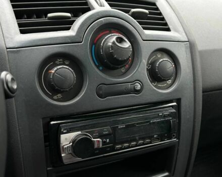 Рено Меган 2003 в Кривом Роге на Automoto.ua Серый Рено Меган, объемом двигателя 1.6 л и пробегом 240 тыс. км за 3300 $, фото 14 на Automoto.ua