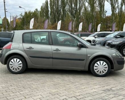 Рено Меган 2003 в Кривом Роге на Automoto.ua Серый Рено Меган, объемом двигателя 1.6 л и пробегом 240 тыс. км за 3300 $, фото 7 на Automoto.ua