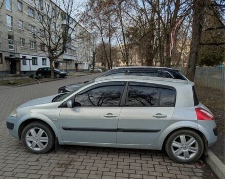 Серый Рено Меган, объемом двигателя 1.6 л и пробегом 230 тыс. км за 2000 $, фото 4 на Automoto.ua