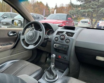 Рено Меган 2003 в Кривом Роге на Automoto.ua Серый Рено Меган, объемом двигателя 1.6 л и пробегом 240 тыс. км за 3300 $, фото 12 на Automoto.ua
