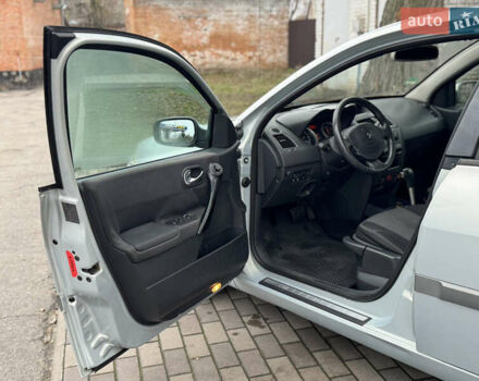 Серый Рено Меган, объемом двигателя 2 л и пробегом 242 тыс. км за 4900 $, фото 17 на Automoto.ua