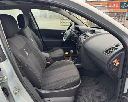 Серый Рено Меган, объемом двигателя 2 л и пробегом 242 тыс. км за 4900 $, фото 23 на Automoto.ua