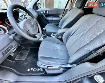 Рено Меган 2004 у Вінниці на Automoto.ua Сірий Рено Меган, об'ємом двигуна 1.6 л та пробігом 199 тис. км за 5300 $, фото 13 на Automoto.ua
