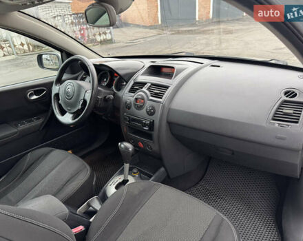 Серый Рено Меган, объемом двигателя 2 л и пробегом 242 тыс. км за 4900 $, фото 24 на Automoto.ua