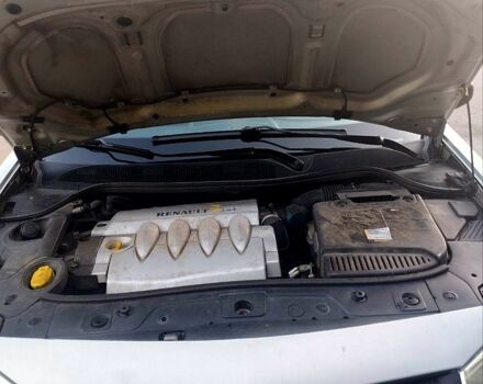 Сірий Рено Меган, об'ємом двигуна 1.6 л та пробігом 326 тис. км за 4300 $, фото 3 на Automoto.ua
