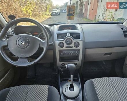 Сірий Рено Меган, об'ємом двигуна 1.6 л та пробігом 136 тис. км за 4600 $, фото 7 на Automoto.ua