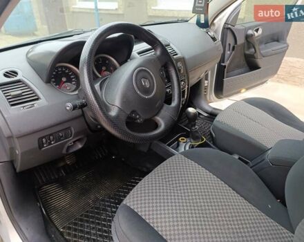 Серый Рено Меган, объемом двигателя 1.87 л и пробегом 200 тыс. км за 2600 $, фото 5 на Automoto.ua