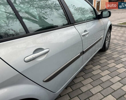 Серый Рено Меган, объемом двигателя 2 л и пробегом 242 тыс. км за 4900 $, фото 13 на Automoto.ua