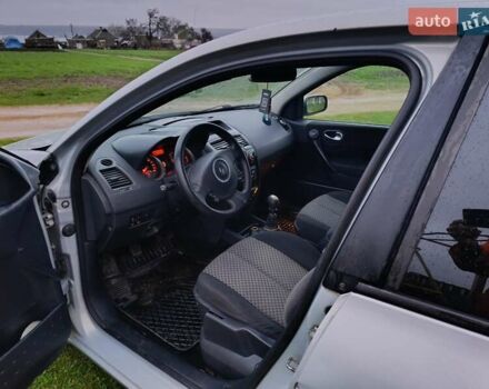 Серый Рено Меган, объемом двигателя 1.87 л и пробегом 200 тыс. км за 2600 $, фото 6 на Automoto.ua