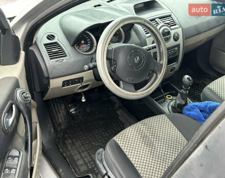 Серый Рено Меган, объемом двигателя 1.9 л и пробегом 200 тыс. км за 2500 $, фото 4 на Automoto.ua