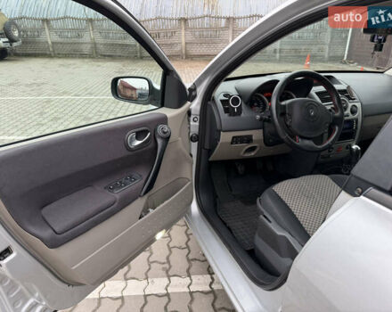 Сірий Рено Меган, об'ємом двигуна 1.6 л та пробігом 280 тис. км за 3999 $, фото 12 на Automoto.ua