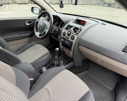 Серый Рено Меган, объемом двигателя 1.6 л и пробегом 280 тыс. км за 3999 $, фото 14 на Automoto.ua