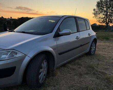 Рено Меган 2005 в Виннице на Automoto.ua Серый Рено Меган, объемом двигателя 1.6 л и пробегом 182 тыс. км за 3700 $, фото 3 на Automoto.ua