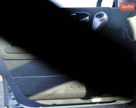 Рено Меган 2006 в Киеве на Automoto.ua Серый Рено Меган, объемом двигателя 1.6 л и пробегом 185 тыс. км за 6300 $, фото 50 на Automoto.ua