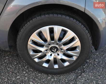 Рено Меган 2006 в Киеве на Automoto.ua Серый Рено Меган, объемом двигателя 1.6 л и пробегом 185 тыс. км за 6300 $, фото 13 на Automoto.ua