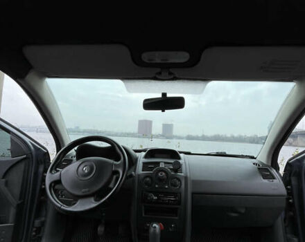 Сірий Рено Меган, об'ємом двигуна 1.39 л та пробігом 352 тис. км за 3999 $, фото 17 на Automoto.ua