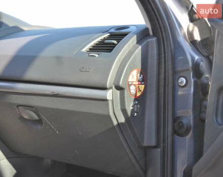 Рено Меган 2006 в Киеве на Automoto.ua Серый Рено Меган, объемом двигателя 1.6 л и пробегом 185 тыс. км за 6300 $, фото 32 на Automoto.ua