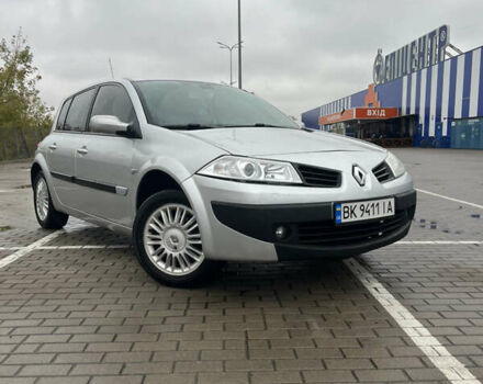 Рено Меган 2006 в Дубно на Automoto.ua Серый Рено Меган, объемом двигателя 1.6 л и пробегом 266 тыс. км за 3700 $, фото 1 на Automoto.ua