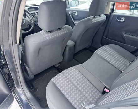 Сірий Рено Меган, об'ємом двигуна 1.6 л та пробігом 242 тис. км за 5750 $, фото 35 на Automoto.ua