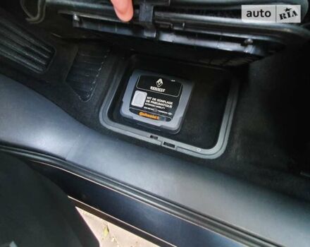 Серый Рено Меган, объемом двигателя 1.6 л и пробегом 182 тыс. км за 5600 $, фото 38 на Automoto.ua