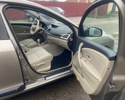 Сірий Рено Меган, об'ємом двигуна 1.5 л та пробігом 230 тис. км за 7000 $, фото 4 на Automoto.ua