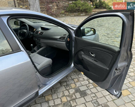 Серый Рено Меган, объемом двигателя 1.6 л и пробегом 153 тыс. км за 7650 $, фото 32 на Automoto.ua