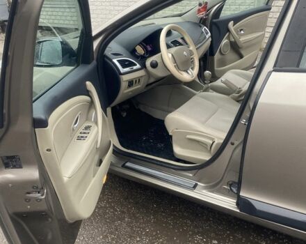 Сірий Рено Меган, об'ємом двигуна 1.5 л та пробігом 230 тис. км за 7000 $, фото 10 на Automoto.ua