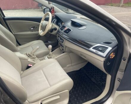 Сірий Рено Меган, об'ємом двигуна 1.5 л та пробігом 230 тис. км за 7000 $, фото 5 на Automoto.ua
