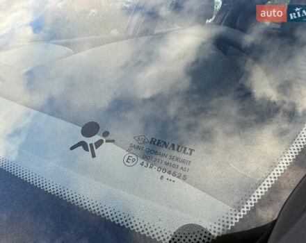 Серый Рено Меган, объемом двигателя 1.6 л и пробегом 153 тыс. км за 7650 $, фото 44 на Automoto.ua