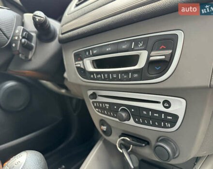 Серый Рено Меган, объемом двигателя 1.6 л и пробегом 153 тыс. км за 7650 $, фото 39 на Automoto.ua