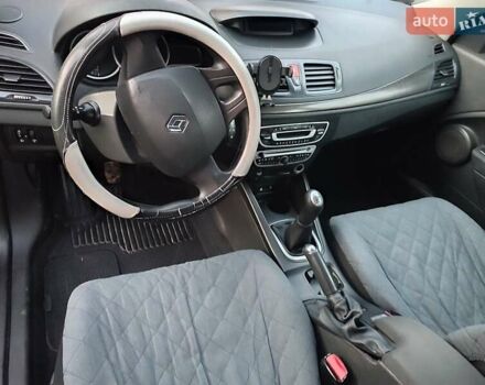 Сірий Рено Меган, об'ємом двигуна 1.46 л та пробігом 290 тис. км за 5300 $, фото 4 на Automoto.ua
