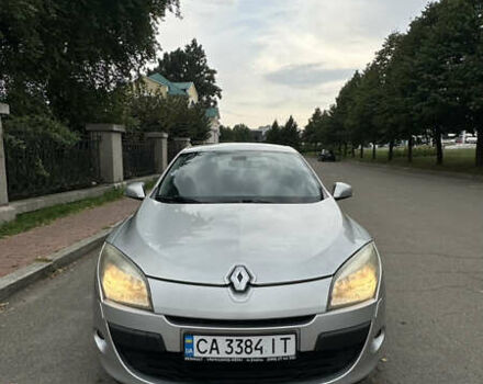 Рено Меган 2009 в Умани на Automoto.ua Серый Рено Меган, объемом двигателя 1.5 л и пробегом 381 тыс. км за 6200 $, фото 4 на Automoto.ua