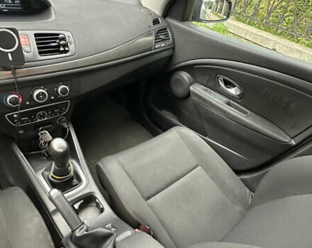 Рено Меган 2009 в Умани на Automoto.ua Серый Рено Меган, объемом двигателя 1.5 л и пробегом 381 тыс. км за 6200 $, фото 15 на Automoto.ua