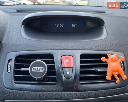 Рено Меган 2009 в Киеве на Automoto.ua Серый Рено Меган, объемом двигателя 1.46 л и пробегом 339 тыс. км за 7250 $, фото 19 на Automoto.ua