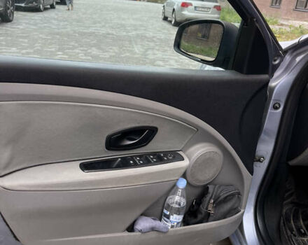 Серый Рено Меган, объемом двигателя 1.46 л и пробегом 333 тыс. км за 5200 $, фото 12 на Automoto.ua