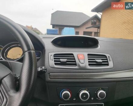 Сірий Рено Меган, об'ємом двигуна 1.6 л та пробігом 250 тис. км за 6200 $, фото 9 на Automoto.ua