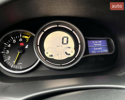 Рено Меган 2009 в Стрые на Automoto.ua Серый Рено Меган, объемом двигателя 1.6 л и пробегом 131 тыс. км за 6999 $, фото 12 на Automoto.ua