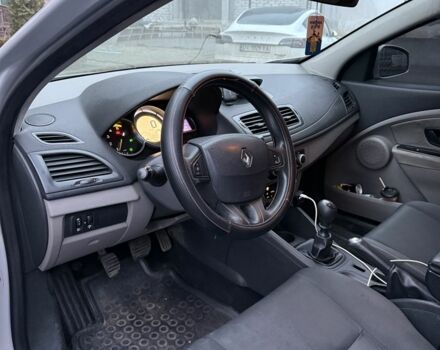 Сірий Рено Меган, об'ємом двигуна 1.5 л та пробігом 300 тис. км за 4499 $, фото 7 на Automoto.ua