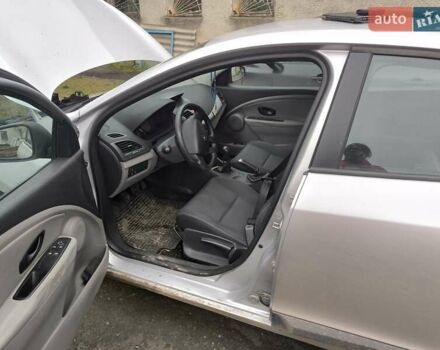 Серый Рено Меган, объемом двигателя 1.6 л и пробегом 218 тыс. км за 6500 $, фото 3 на Automoto.ua