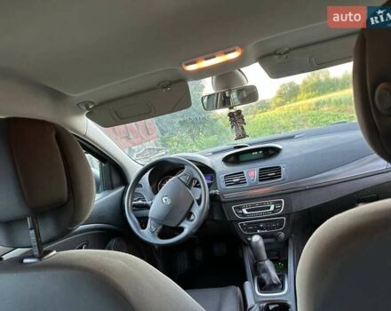 Серый Рено Меган, объемом двигателя 1.5 л и пробегом 268 тыс. км за 6000 $, фото 10 на Automoto.ua