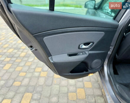 Сірий Рено Меган, об'ємом двигуна 1.6 л та пробігом 156 тис. км за 8350 $, фото 22 на Automoto.ua