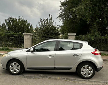 Рено Меган 2009 в Умани на Automoto.ua Серый Рено Меган, объемом двигателя 1.5 л и пробегом 381 тыс. км за 6200 $, фото 3 на Automoto.ua