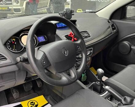 Рено Меган 2009 в Стрые на Automoto.ua Серый Рено Меган, объемом двигателя 1.6 л и пробегом 131 тыс. км за 6999 $, фото 10 на Automoto.ua