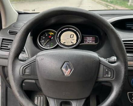 Рено Меган 2009 в Умани на Automoto.ua Серый Рено Меган, объемом двигателя 1.5 л и пробегом 381 тыс. км за 6200 $, фото 10 на Automoto.ua