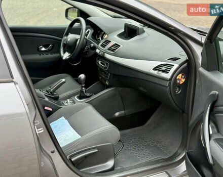 Сірий Рено Меган, об'ємом двигуна 1.6 л та пробігом 156 тис. км за 8350 $, фото 26 на Automoto.ua